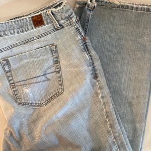 american Eagle Very Distressed Denim Jeans sz 18L